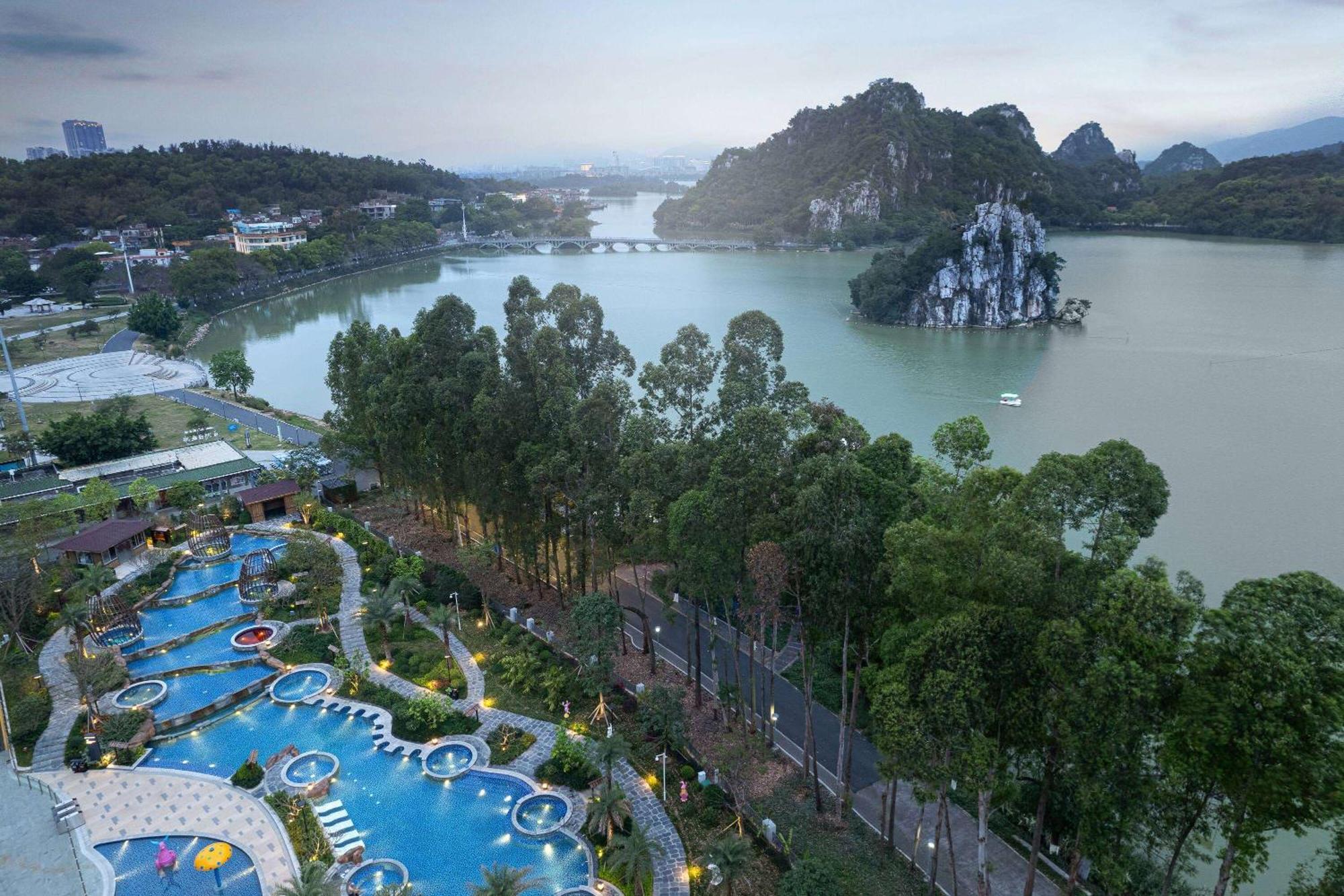 מלון Wyndham Grand Zhaoqing Downtown מראה חיצוני תמונה