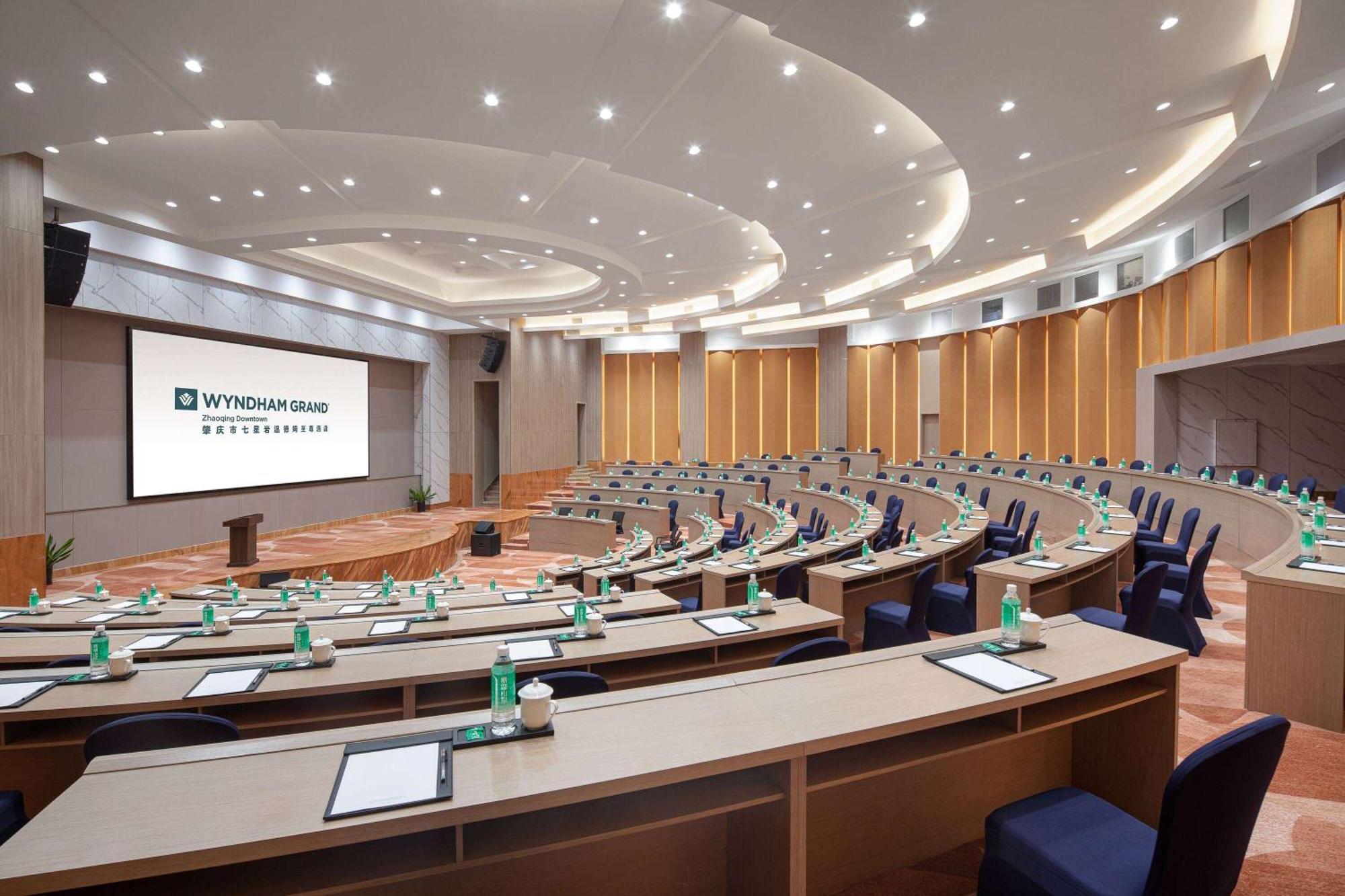 מלון Wyndham Grand Zhaoqing Downtown מראה חיצוני תמונה